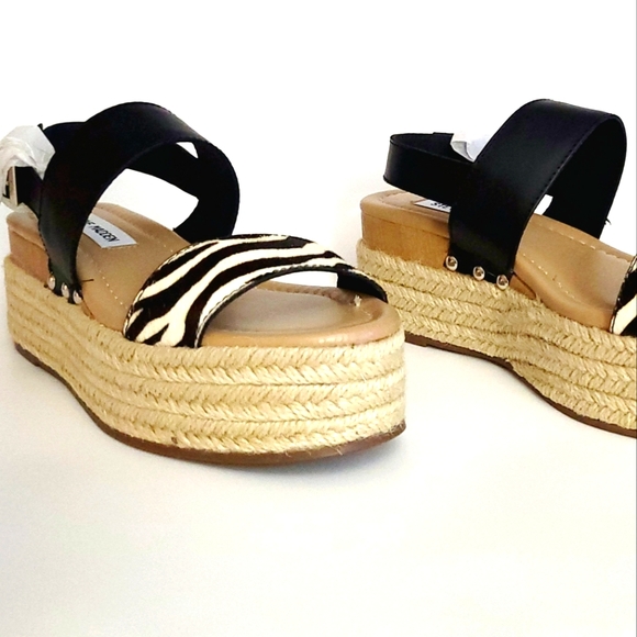 NIB Steve Madden - Catia Black & White Zebra Wedge Platform Sandal - Size 6 - Picture 2 of 8